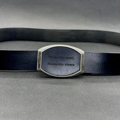 Odinis diržas su graviruota sagtimi