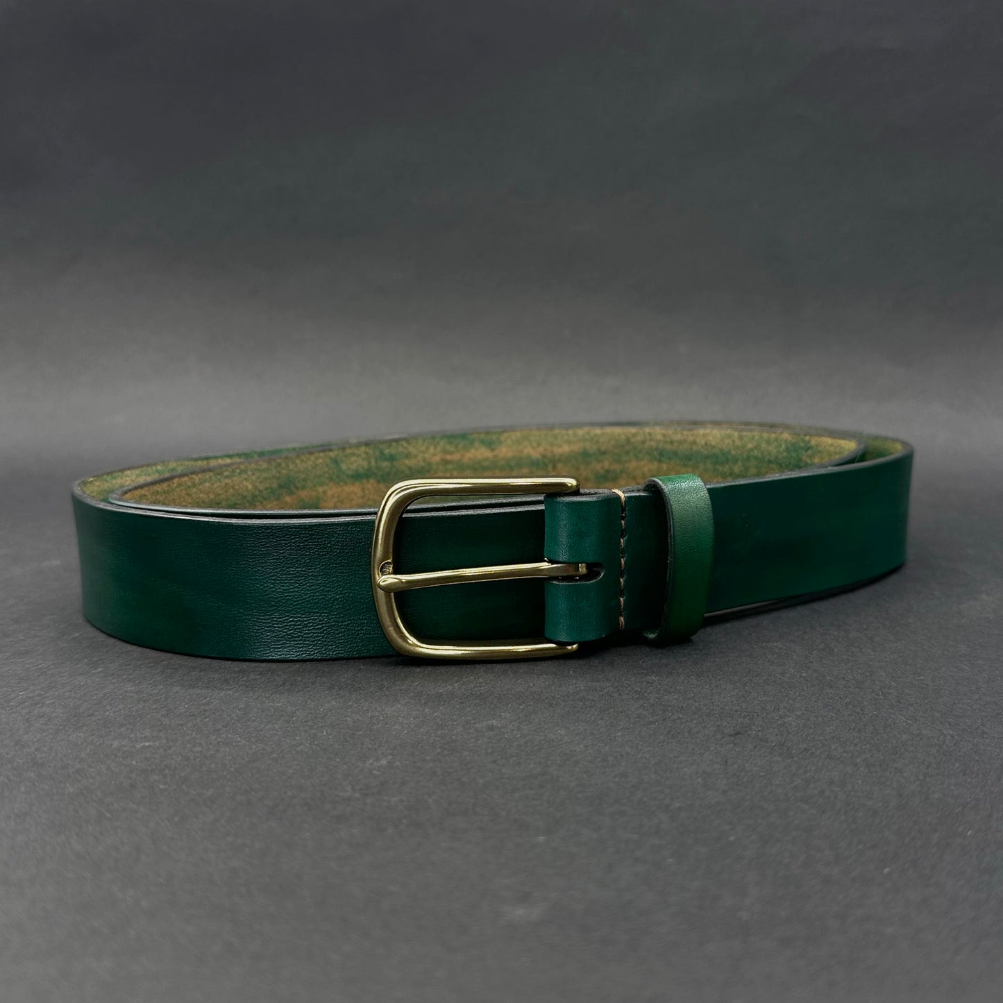 Odinis diržas su žalvarine sagtimi