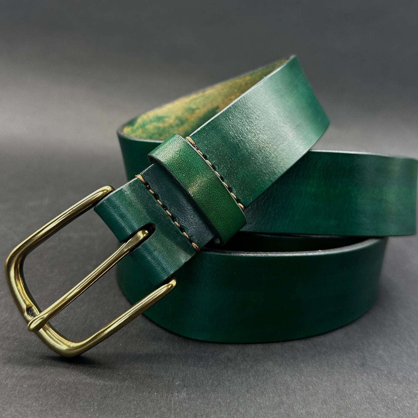 Odinis diržas su žalvarine sagtimi